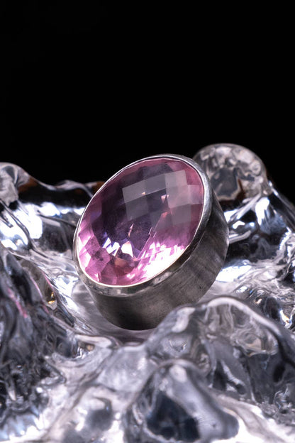 Oval Colossus Ring in Pink Azalea (Silver)