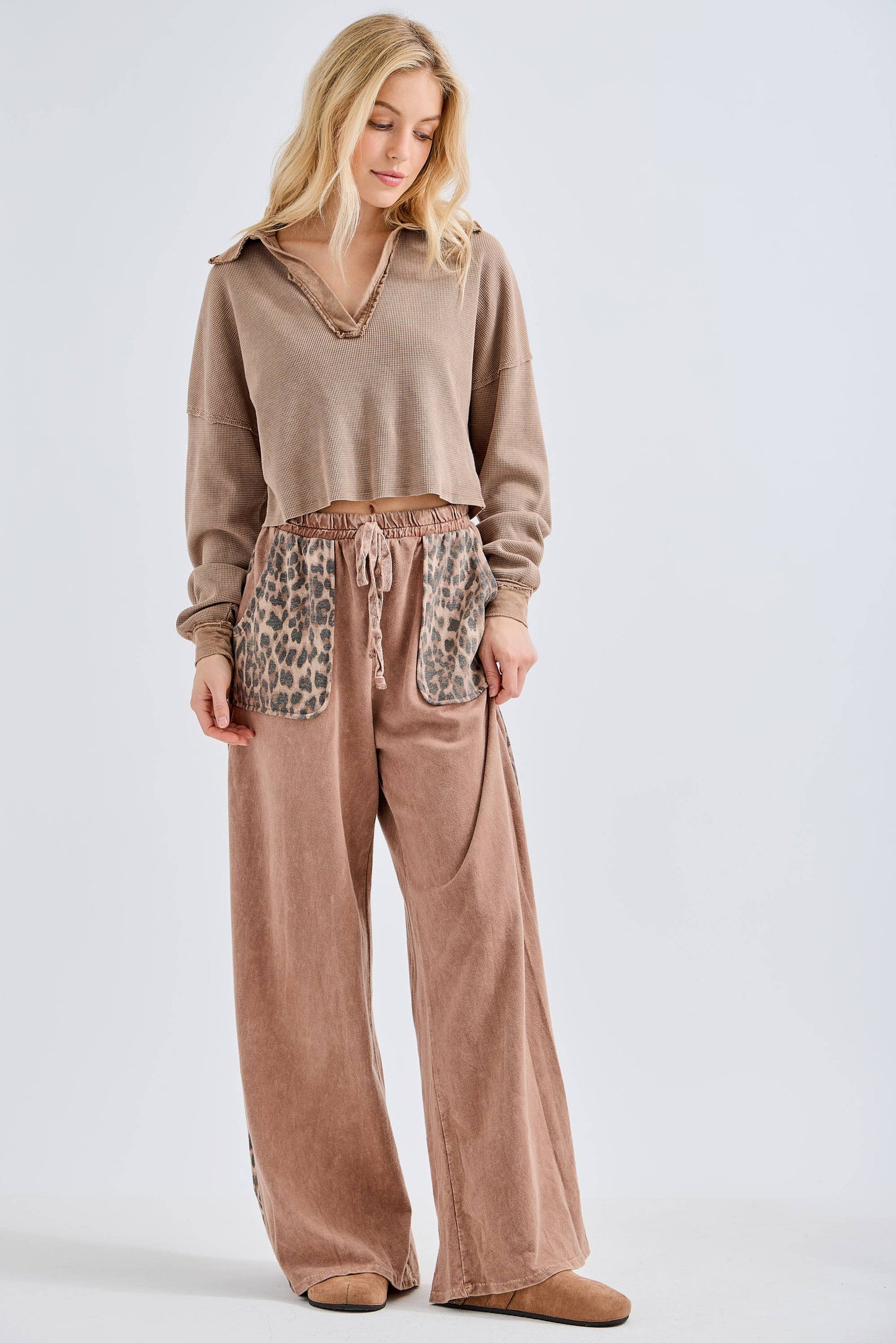 Mineral Wash Thermal V neck Collar Croptop