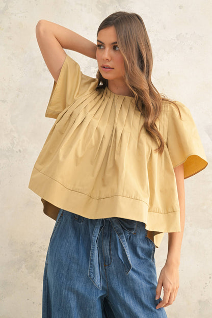 PLEATED DETAIL SHORT SLEEVE BLOUSE