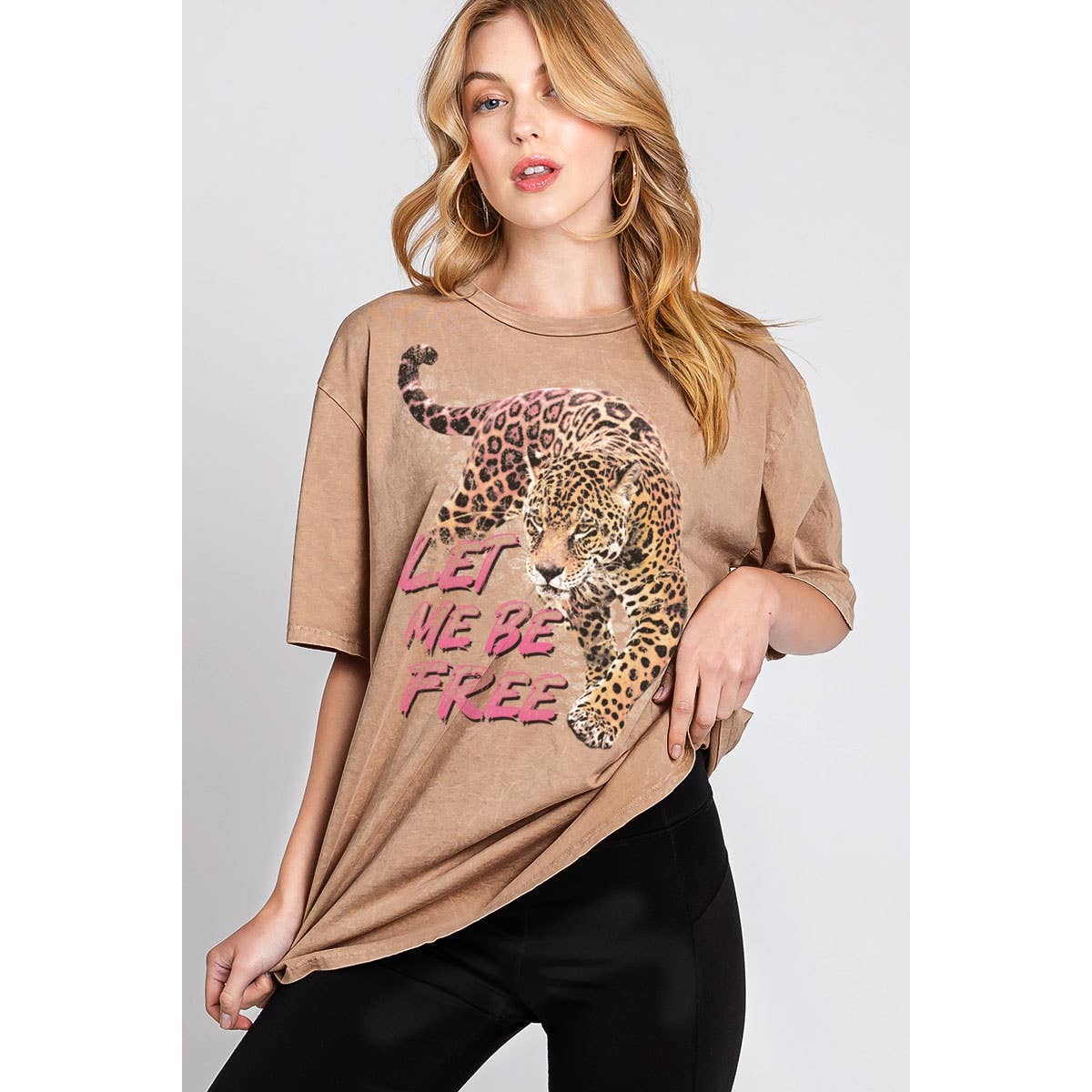 LET ME BE FREE OVERSIZED GRAPHIC TEE