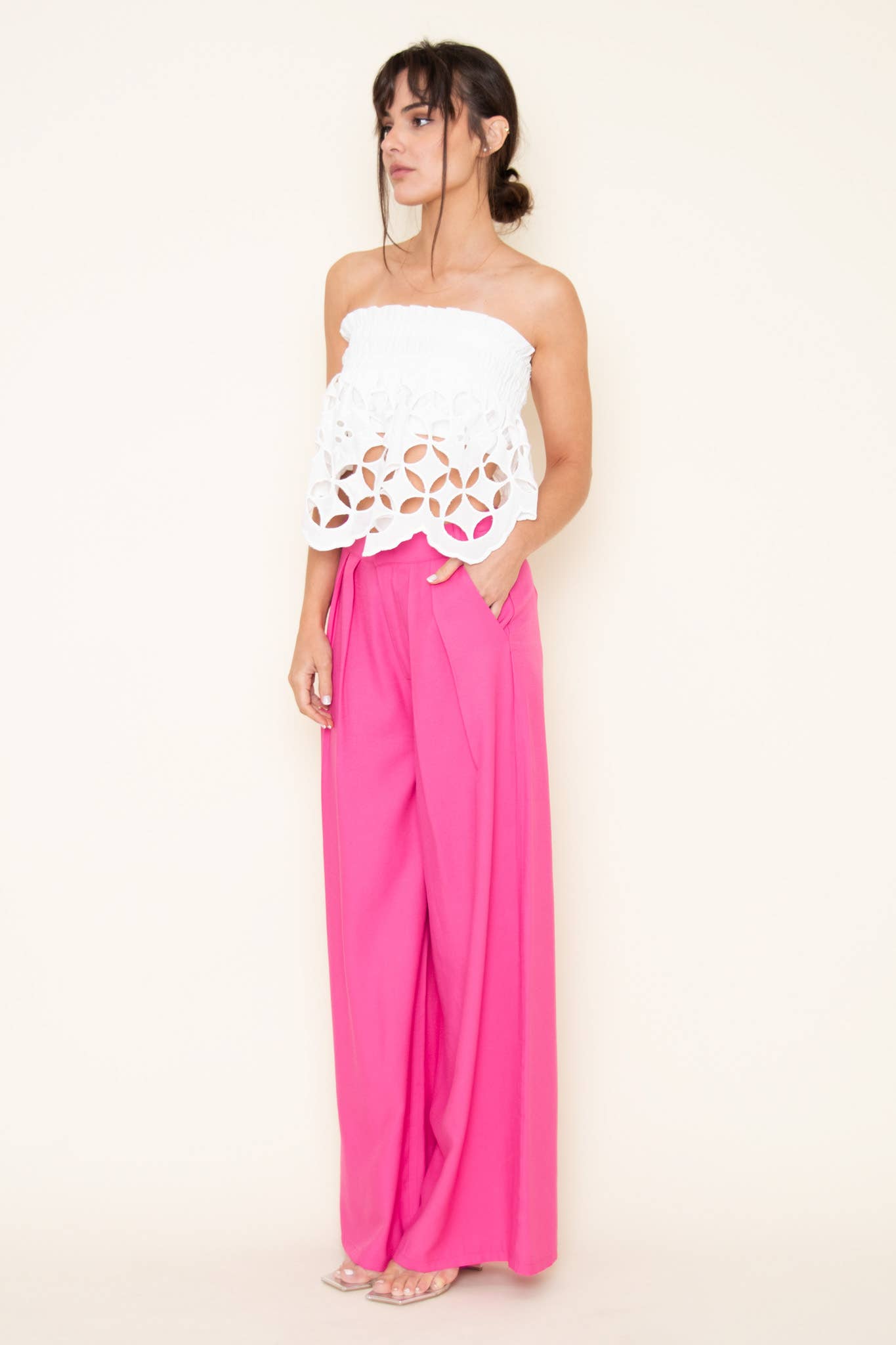 WHITE EYELET STRAPLESS TOP