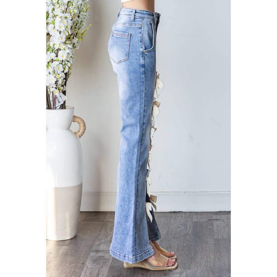 RIBBON DETAILED HIGH WAIST FLARE STRETCHY JEANS