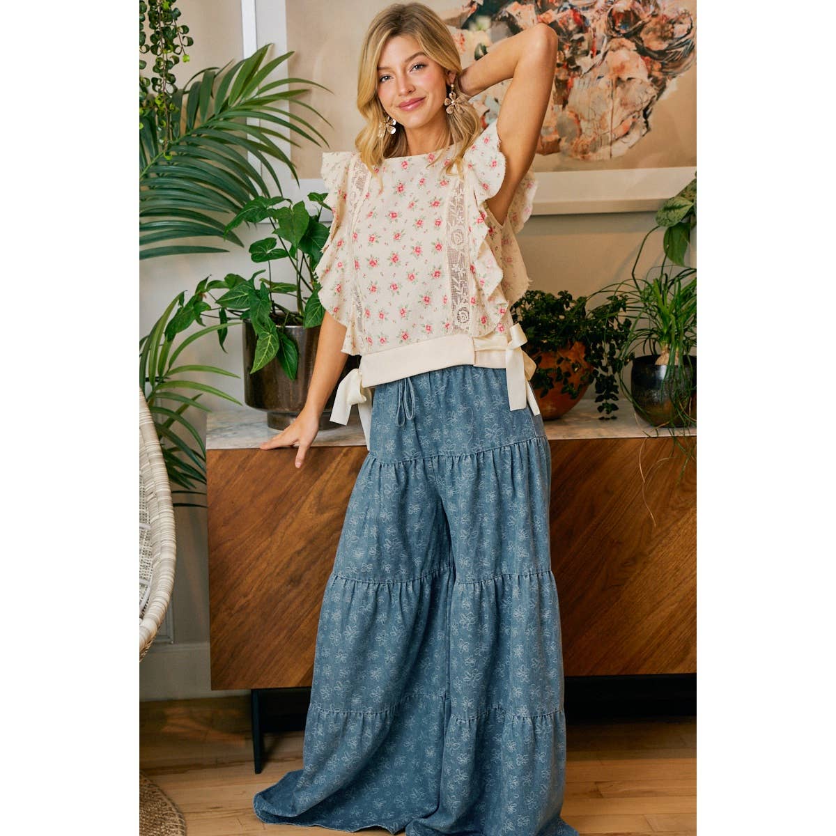 FLORAL TIERED FLARE DENIM PANTS