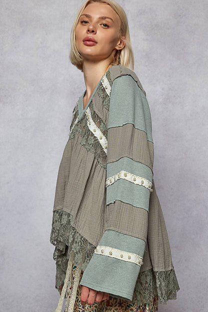 V-neck double gauze lace detail A-line woven top