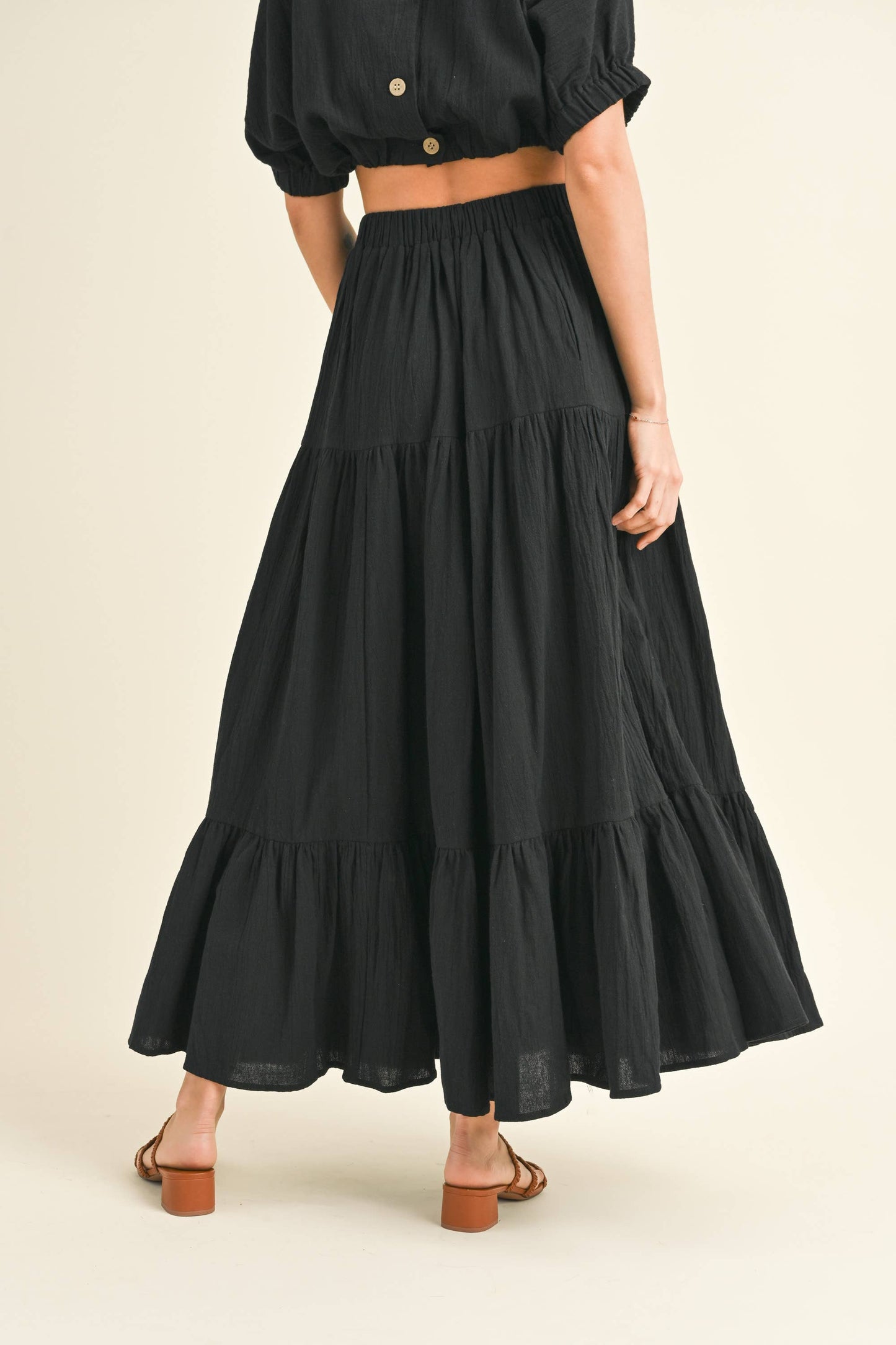 BLACK TIERED BANDING SKIRT