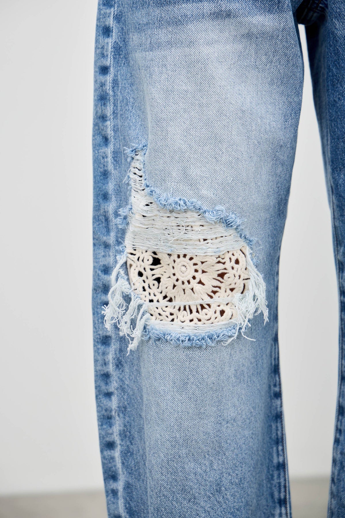 HIGH RISE BARREL WITH CROCHET