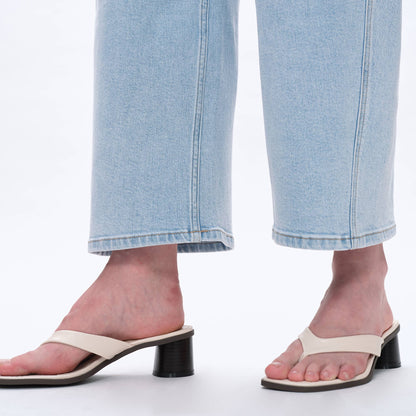 MID RISE TAILORED BARREL JEANS WITH FINISHED HEM