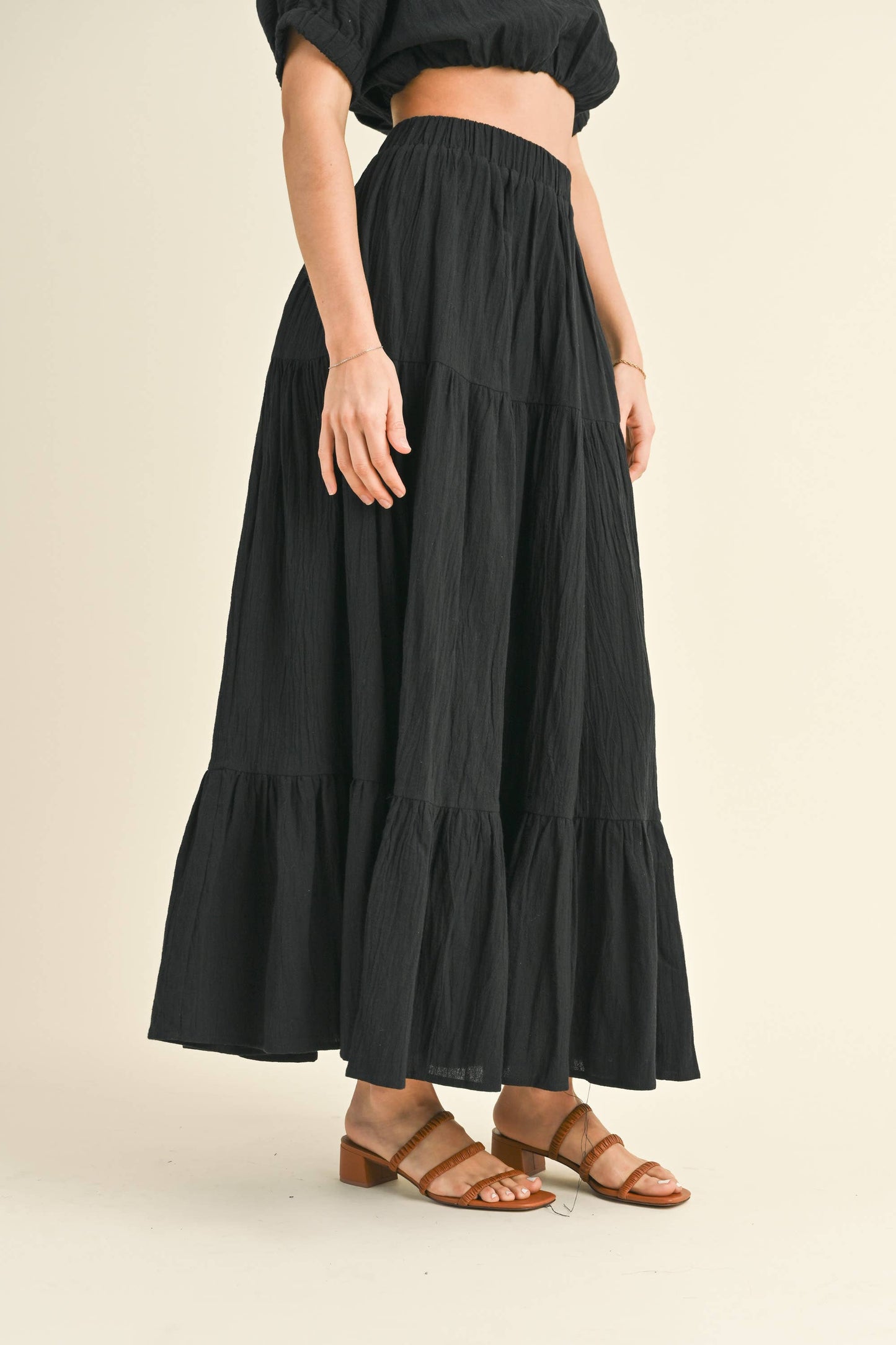 BLACK TIERED BANDING SKIRT