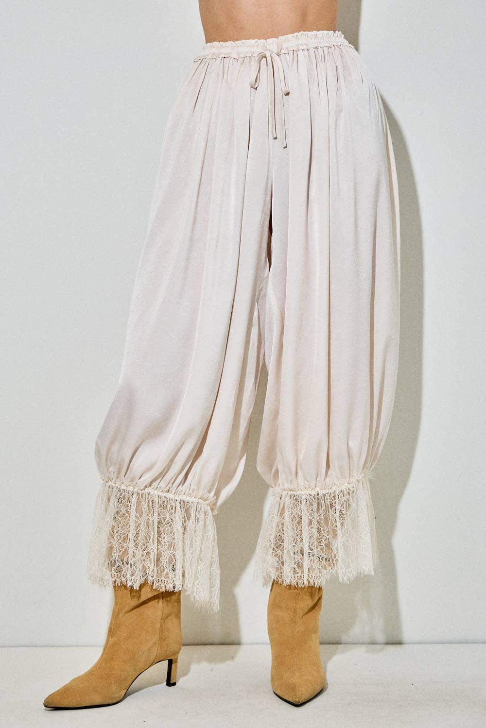 CRINKLED SATIN CAPRI LACE TRIM BLOOMERS