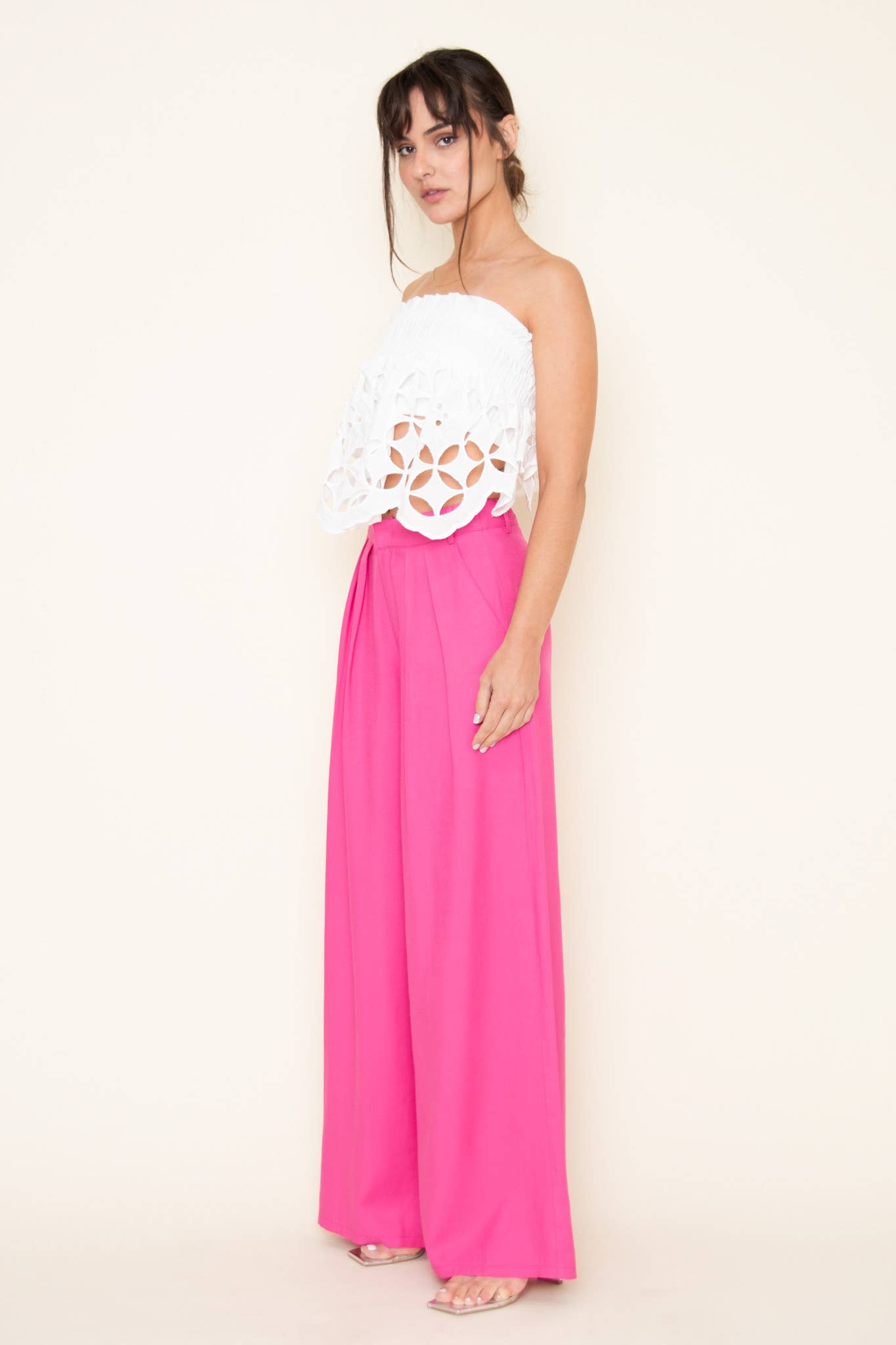 WHITE EYELET STRAPLESS TOP