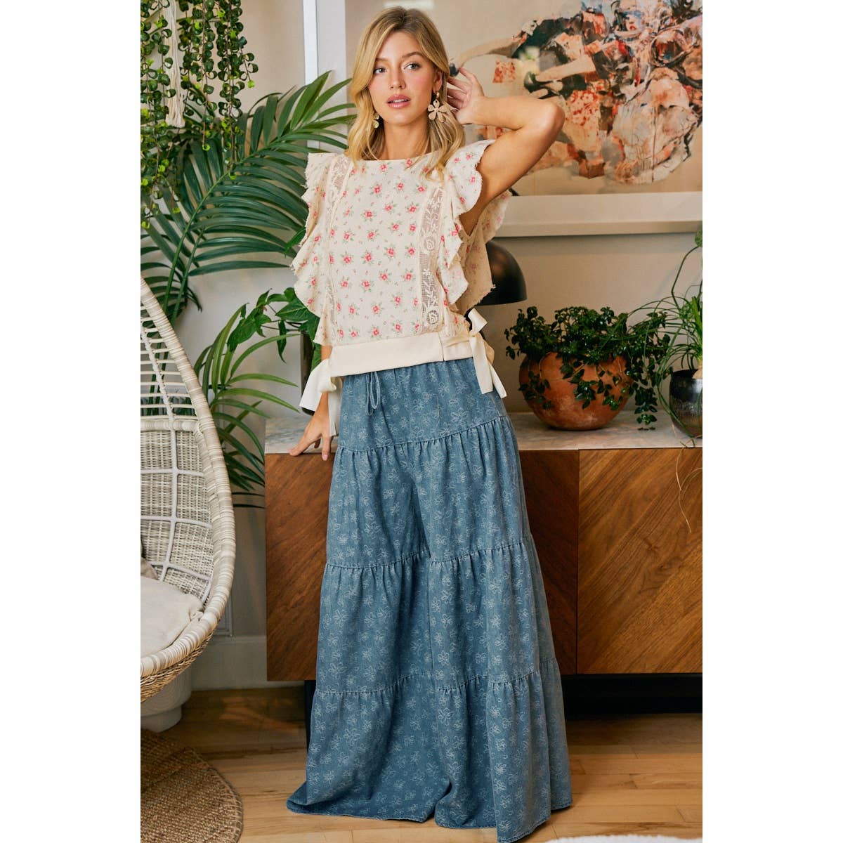 FLORAL TIERED FLARE DENIM PANTS