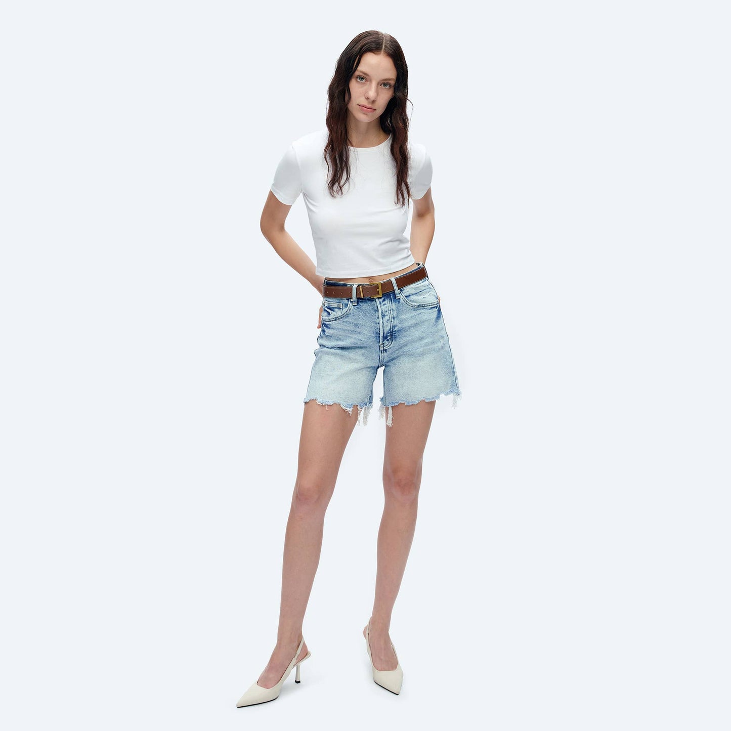 HIGH RISE DENIM SHORTS WITH FRAYED HEM